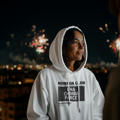 Hoodie “Una Chimba Parce” – Nómada Club | Sudadera con Capucha Streetwear Colombiano